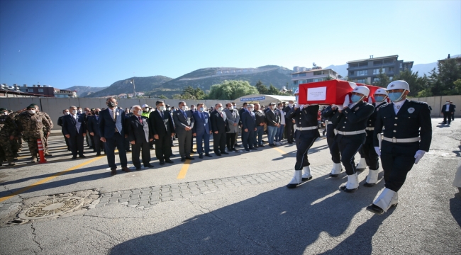 Hatay'daki trafik kazasında şehit olan polisin cenazesi Osmaniye'de defnedildi