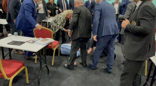 İBB Meclisinde fenalaşan CHP'li üye hastaneye kaldırıldı