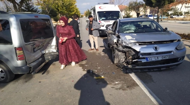 Isparta'da düğün konvoyu kazasında 6 kişi yaralandı