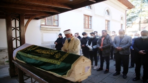 İstanbul'da eşi tarafından öldürülen kadının cenazesi Kastamonu'da toprağa verildi