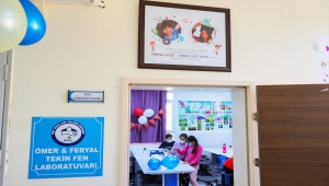 İzmir'deki depremde 2 çocuğunu kaybeden çift, köy okuluna laboratuvar yaptırdı