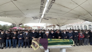 Kanal 7 Medya Grubu Başkanı Zekeriya Karaman'ın annesi Güneş Karaman'ın cenazesi son yolculuğuna uğurlanıyor