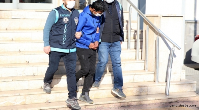 Kayseri'de çalıntı motosikletle kapkaç yapan 2 zanlı yakalandı