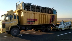 Kayseri'de kamyona çarpan kamyonetteki kız hayatını kaybetti