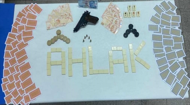 Kırıkkale'de kapatılan dernekte kumar oynayan 6 kişiye 8 bin 16 lira ceza