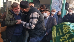 Kocaeli'de midibüsün dere yatağına devrildiği kazada ölen öğrencinin cenazesi defnedildi