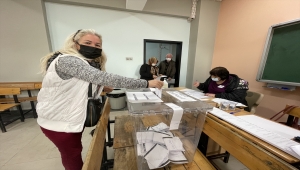 Kocaeli ve Sakarya'da çifte vatandaşlar, Bulgaristan seçimleri için oy kullanıyor