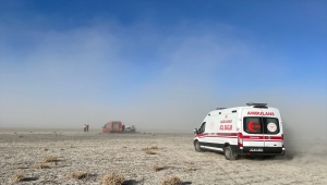 Konya'da kamyonun çarptığı otomobildeki 2 kişi öldü, 1 kişi yaralandı