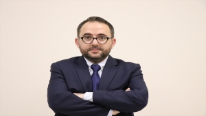 Küresel ticaretin yüzde 12'si Süveyş Kanalı'ndan geçiyor