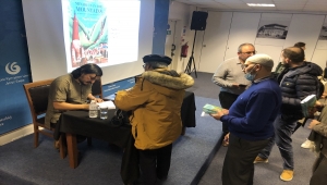Londra Yunus Emre Enstitüsünde yazar Tarık Hüseyin'le söyleşi ve imza günü düzenlendi