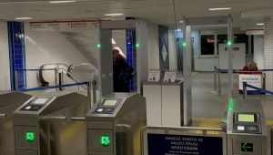 Metrodaki bıçaklı saldırı "güvenlik zafiyeti" tartışmasına neden oldu