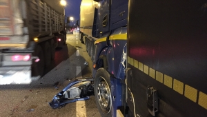 Samsun'da iki tır ile bir motosikletin çarpıştığı kazada 2 kişi yaralandı