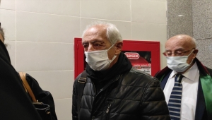 Tiyatrocu Genco Erkal, "Cumhurbaşkanı'na hakaret" suçundan hakim karşısına çıktı