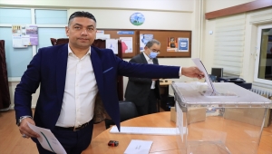 Trakya'da yaşayan çifte vatandaşlar, Bulgaristan'daki seçimler için oy kullanmaya başladı