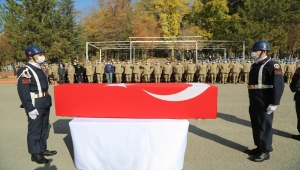 Tunceli'de halı sahada kalp krizi sonucu vefat eden asker için tören düzenlendi