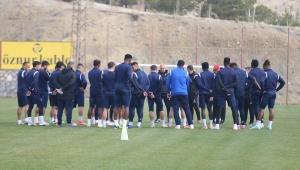 Yeni Malatyaspor Teknik Direktörü Sumudica, Galatasaray maçında futbolun konuşulmasını istiyor: