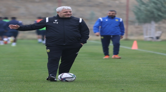Yeni Malatyaspor Teknik Direktörü Sumudica: "Hiç kimsenin oyununa gelmeyeceğim" 