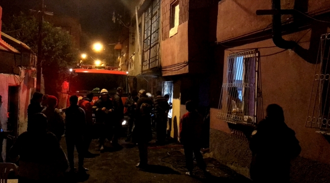 Adana'da evde çıkan yangında bir kişi yaralandı