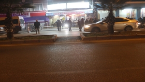 Adana'da iş yerinin önünde silahlı saldırıya uğrayan kişi yaralandı