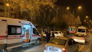 Adıyaman'da yolcu otobüsü ile otomobilin çarpıştığı kazada 3 kişi yaralandı