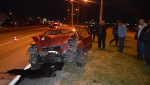 Afyonkarahisar'da otomobilin minibüse çarpması sonucu 4 kişi yaralandı