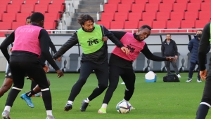 Altay, Hatayspor maçının son antrenmanını Alsancak Mustafa Denizli Stadı'nda yaptı