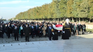 Ankara Barosu Başkanı Koranel ve Yönetim Kurulu üyeleri Anıtkabir'i ziyaret etti