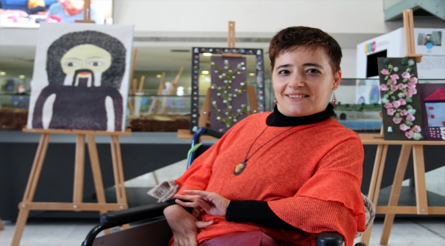 Antalya'da engelli ressamın "Yetenekli Ayaklar" sergisi açıldı