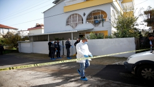 Antalya'da kardeşi tarafından vurulduğu öne sürülen kadın öldü