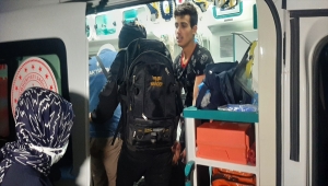 Antalya'da tekneden denize düşen 13 Suriyeli yüzerek kıyıya ulaştı, 2 kişi aranıyor 