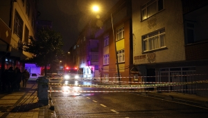 Bağcılar'da kaldırımın çökmesi nedeniyle iki bina tedbir amaçlı boşaltıldı