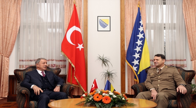 Bakan Akar, Bosna Hersek Genelkurmay Başkanı Korgeneral Senad Masovic'i kabul etti
