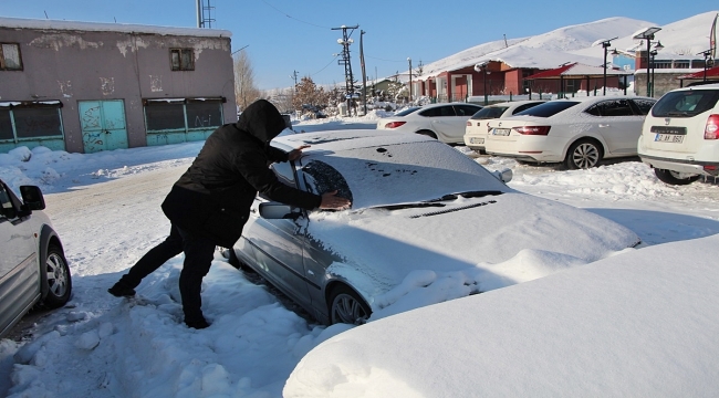 Bingöl Karlıova'da dondurucu soğuk hakim