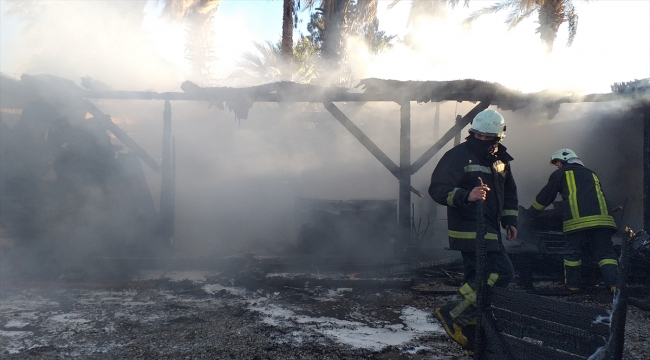 Bodrum'da su sporları merkezinin deposunda çıkan yangın hasara neden oldu