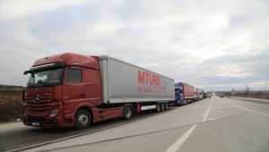 Bulgaristan'a açılan Hamzabeyli Sınır Kapısı'nda 22 kilometre tır kuyruğu oluştu