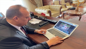 Bursa Valisi Canbolat AA'nın "Yılın Fotoğrafları" oylamasına katıldı