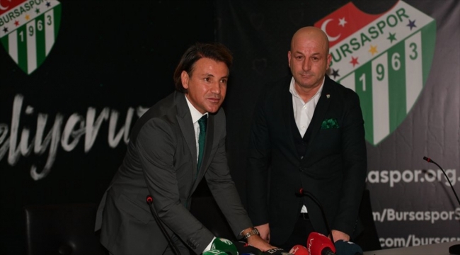 Bursaspor, yeni teknik direktörü Tamer Tuna ile sözleşme imzaladı
