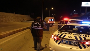 Denizli'de kamyona çarpan motosikletin sürücüsü hayatını kaybetti