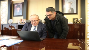 Denizli Valisi Atik, AA'nın "Yılın Fotoğrafları" oylamasına katıldı