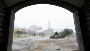 Diyarbakır'ın tarihi mekanlarını sis kapladı