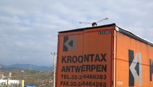 Dorsesine saklandıkları tırla Bulgaristan yerine Çanakkale'ye gittiler