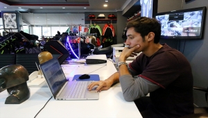 Dünya şampiyonu Toprak Razgatlıoğlu AA'nın "Yılın Fotoğrafları" oylamasına katıldı