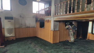 Fatih'te tarihi camide çıkan yangın söndürüldü