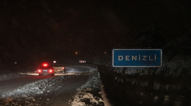 GÜNCELLEME - Denizli-Antalya kara yolunda kar yağışı nedeniyle ulaşım kontrollü sağlanıyor