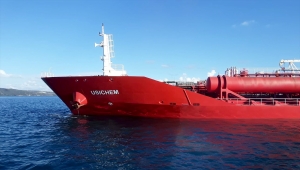 GÜNCELLEME - İstanbul Boğazı'nda gemi trafiği, tankerin iskele demirinin düşmesi nedeniyle askıya alındı