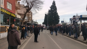 GÜNCELLEME - Kocaeli'de özel halk midibüsünün çarptığı anne öldü, 2 kızı yaralandı 