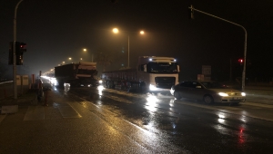 Hatay'da iki tırın çarpıştığı kazada araçta sıkışan sürücü kurtarıldı