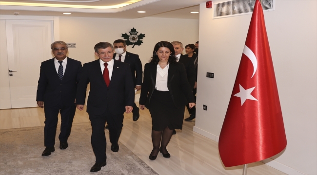 HDP Eş Genel Başkanları Sancar ve Buldan'dan, Gelecek Partisi Genel Başkanı Davutoğlu'na ziyaret