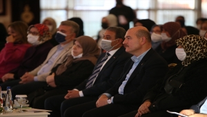 İçişleri Bakanı Soylu, Balıkesir'de uyuşturucudan kurtarılan gençlerin anneleriyle buluştu: