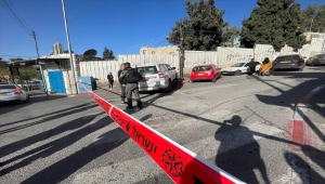 İsrail polisi Filistinli çocuğu "bıçaklı saldırı" suçlamasıyla okulunda gözaltına aldı
